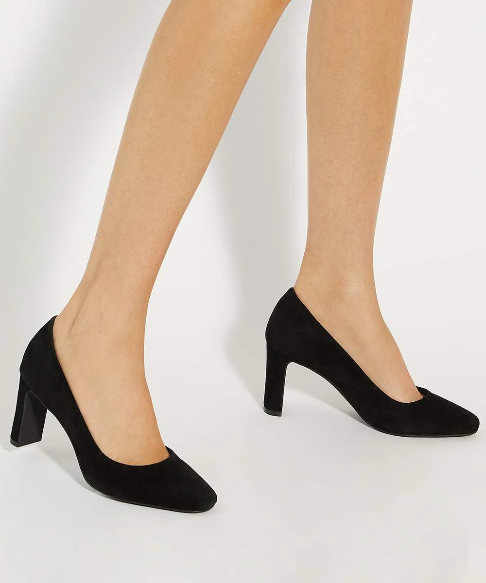 Arriving - Black - Image 2