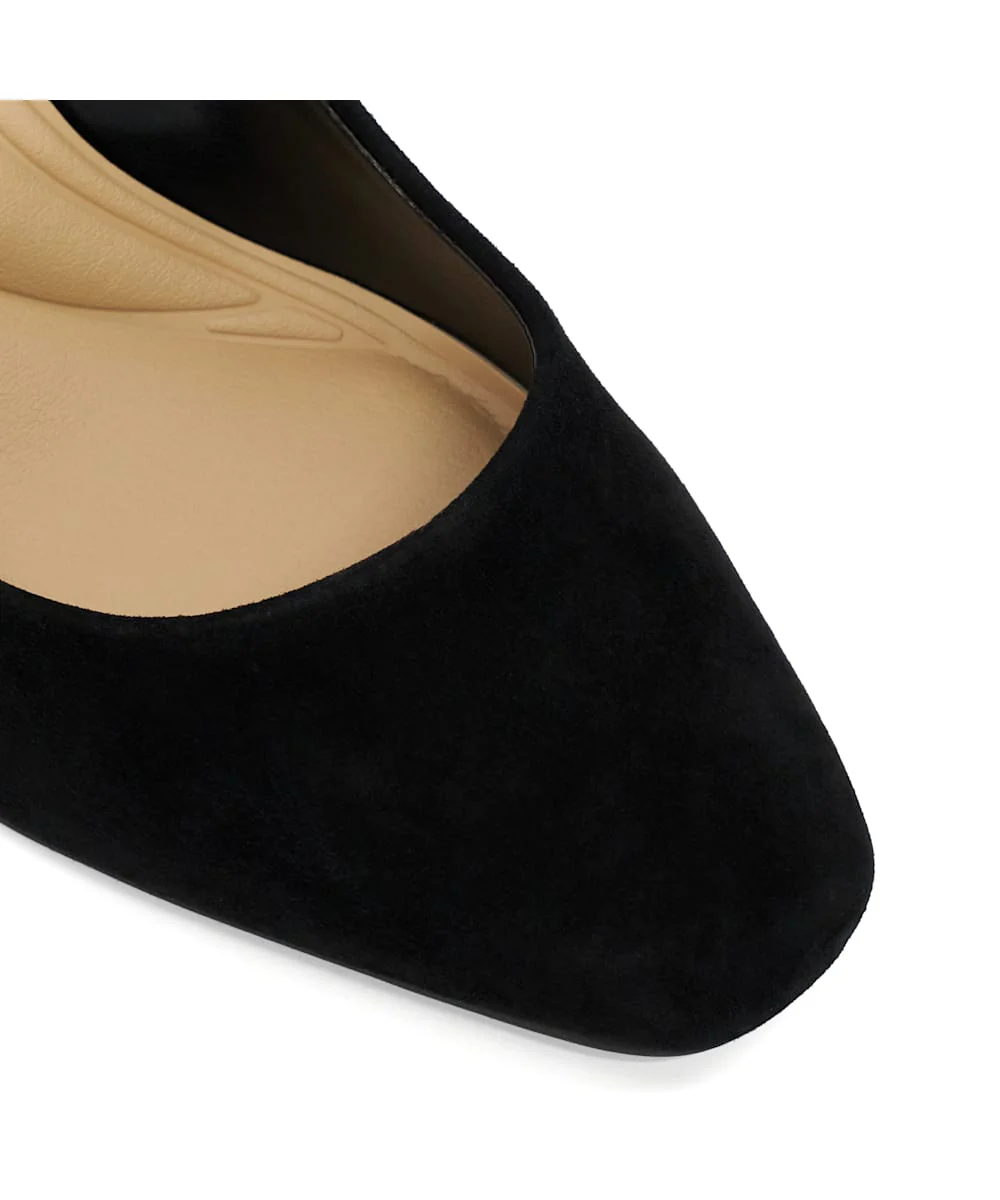 Arriving - Black - Image 6